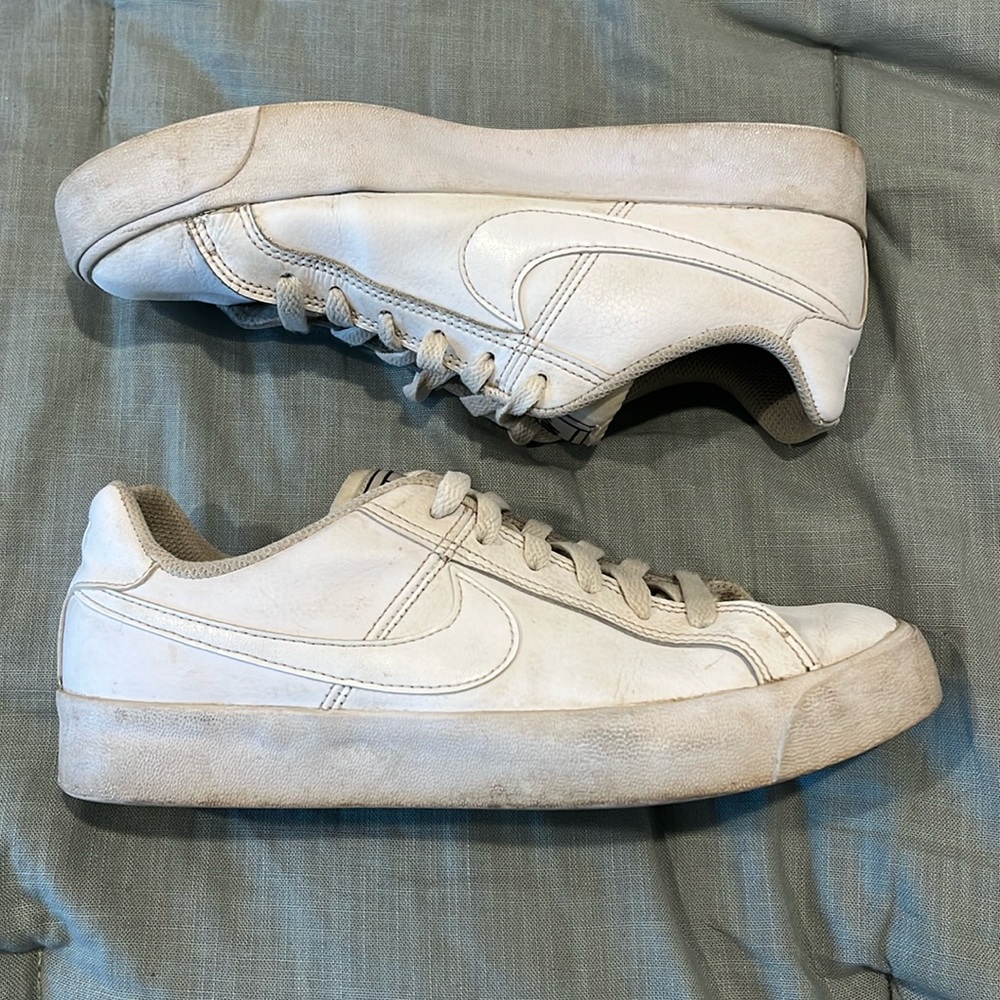 Nike court royale AC